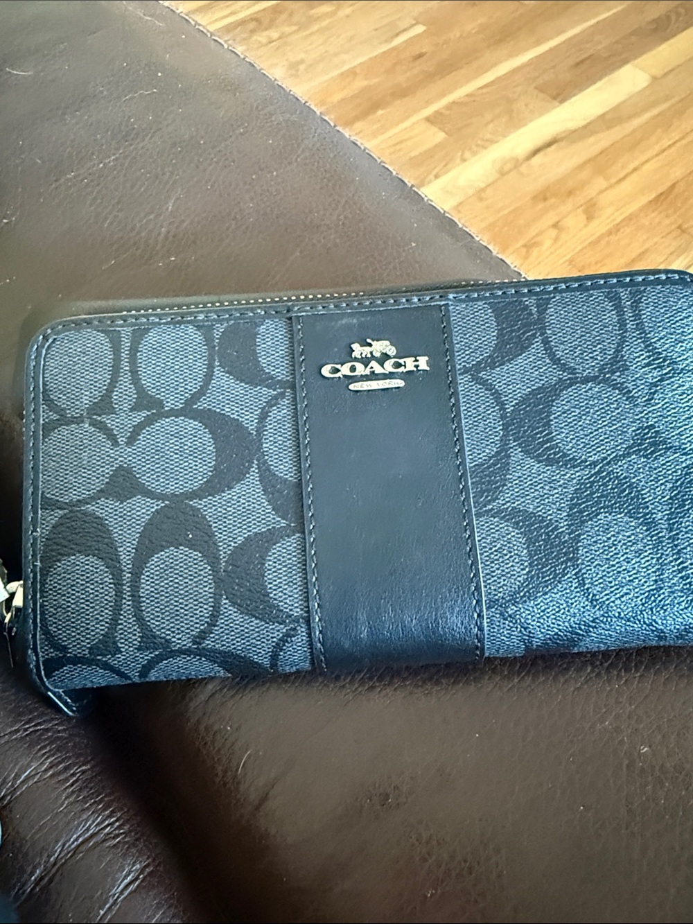 Coach Accordion Black Signature Zip-Around Wallet with Gold Logo - Picture 1 of 4